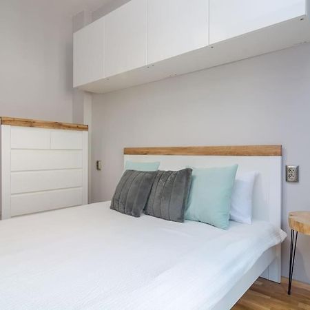 Modern Design 1 Bdrm, 4 Guests, Top Cente, Near Parliament, Self Check-In Sofia Esterno foto